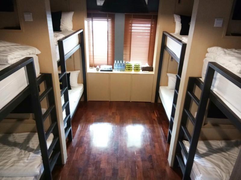 Gn Luxury Hostel Bangkok Bagian luar foto