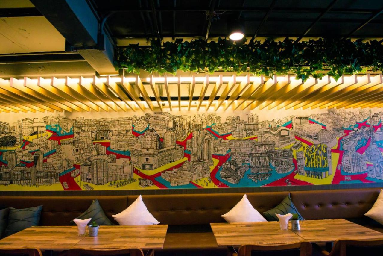 Gn Luxury Hostel Bangkok Bagian luar foto