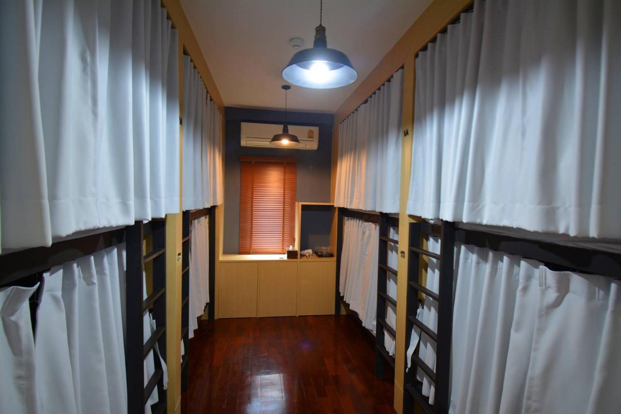 Gn Luxury Hostel Bangkok Bagian luar foto