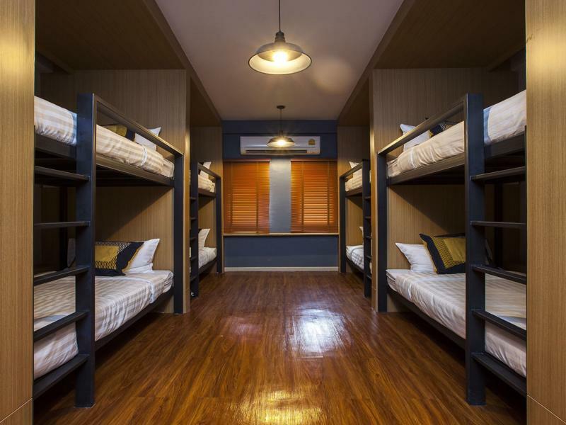 Gn Luxury Hostel Bangkok Bagian luar foto