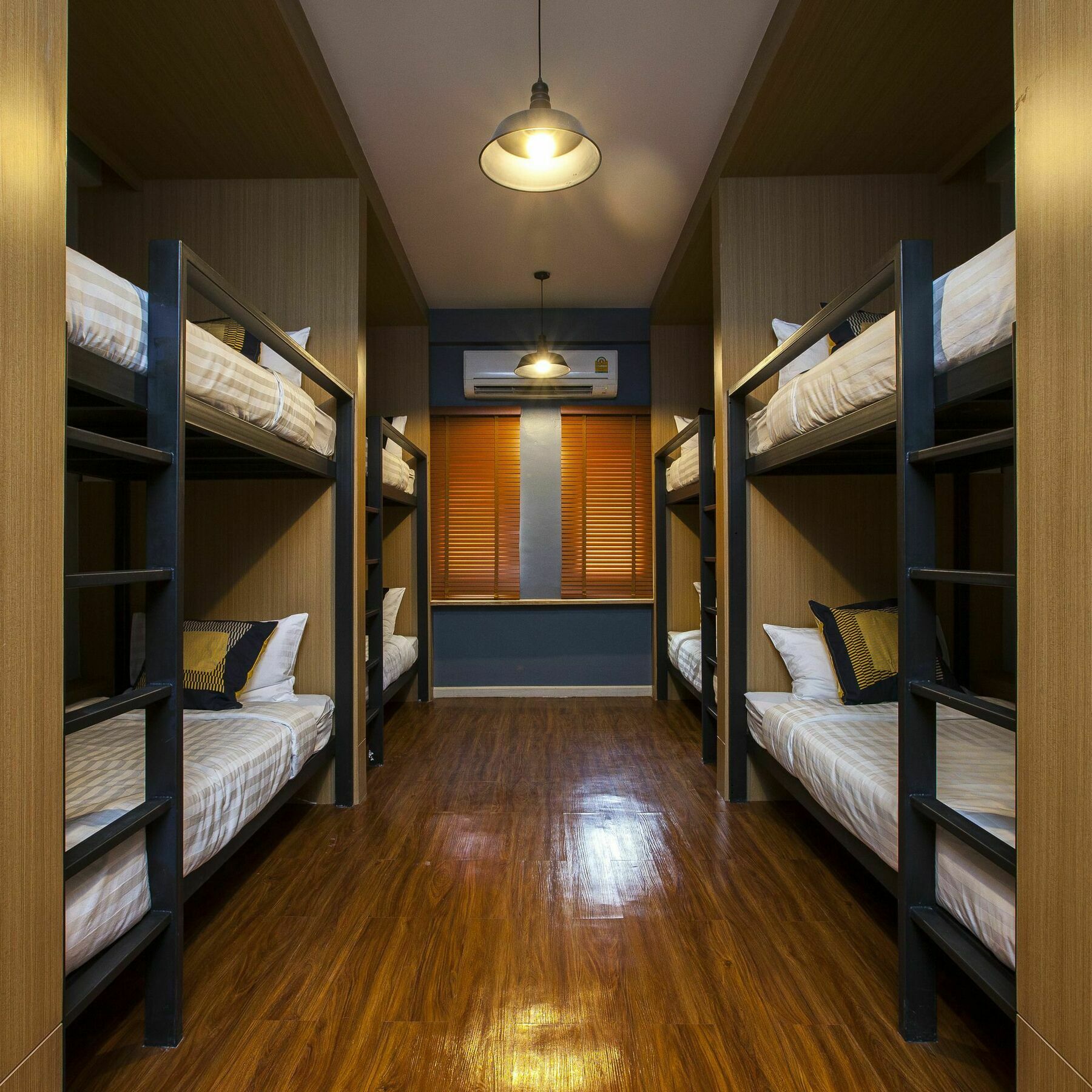 Gn Luxury Hostel Bangkok Bagian luar foto