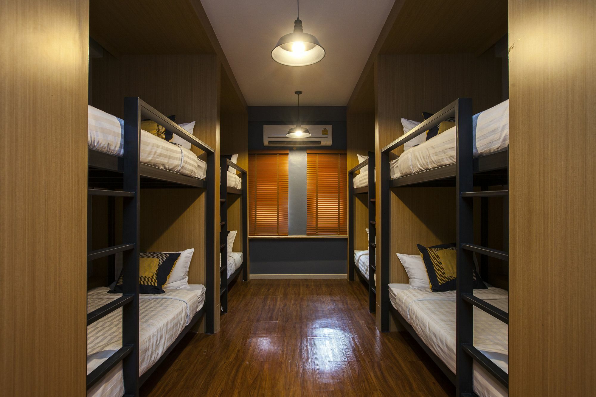 Gn Luxury Hostel Bangkok Bagian luar foto